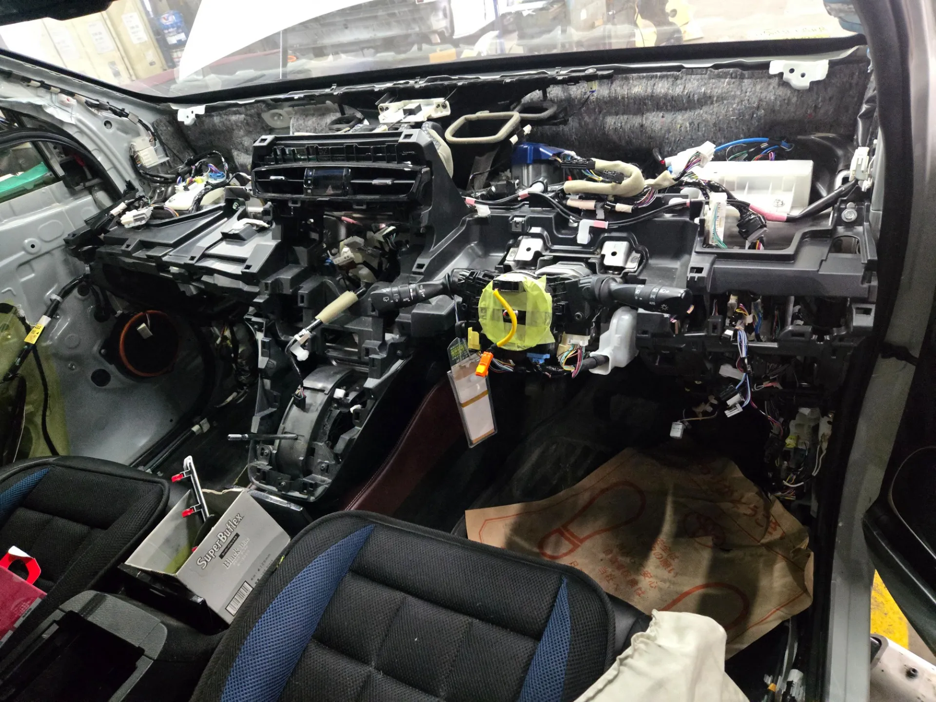 ハリアーワイヤーハーネス交換