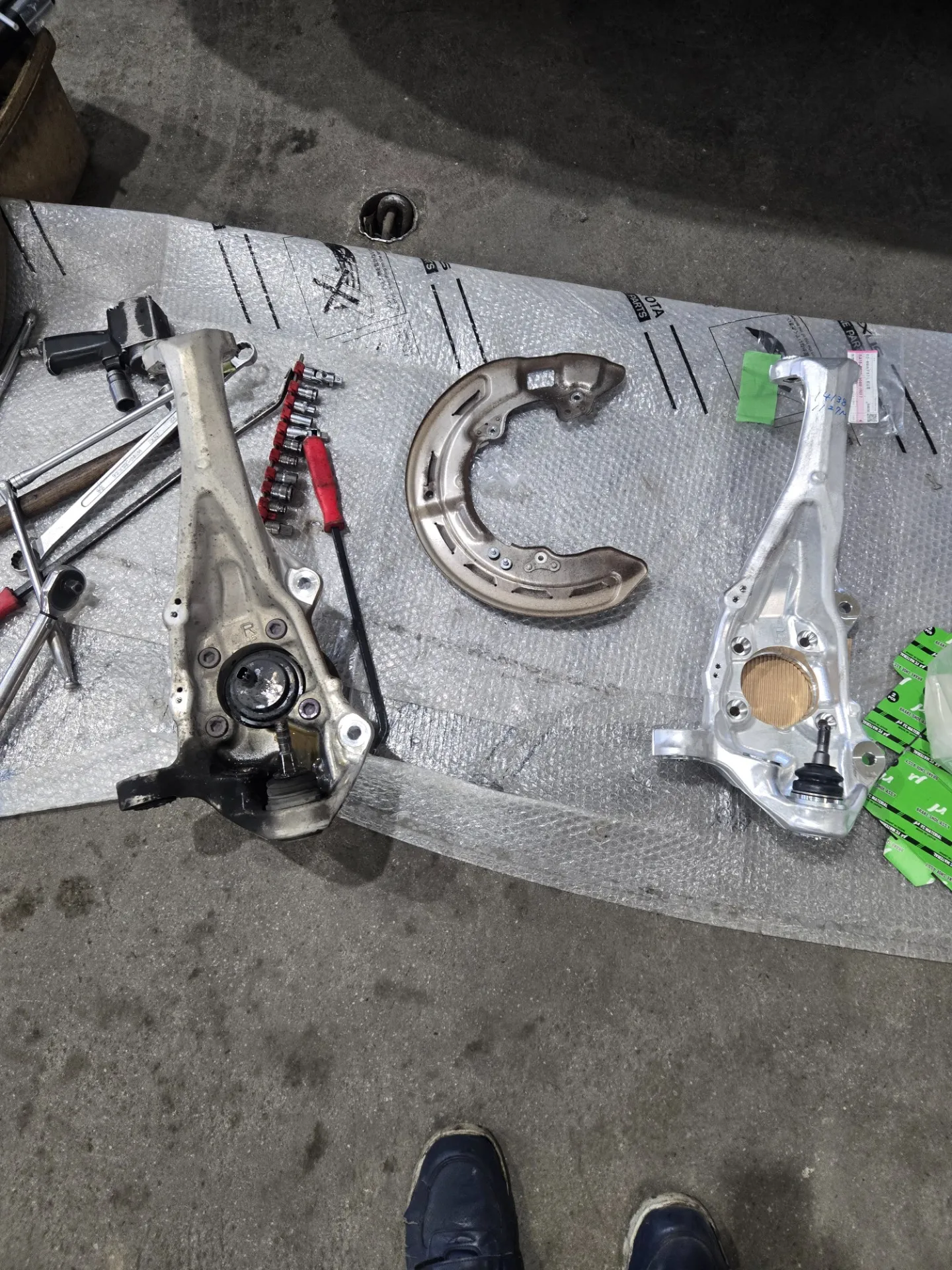 LSフロントハブナックル交換