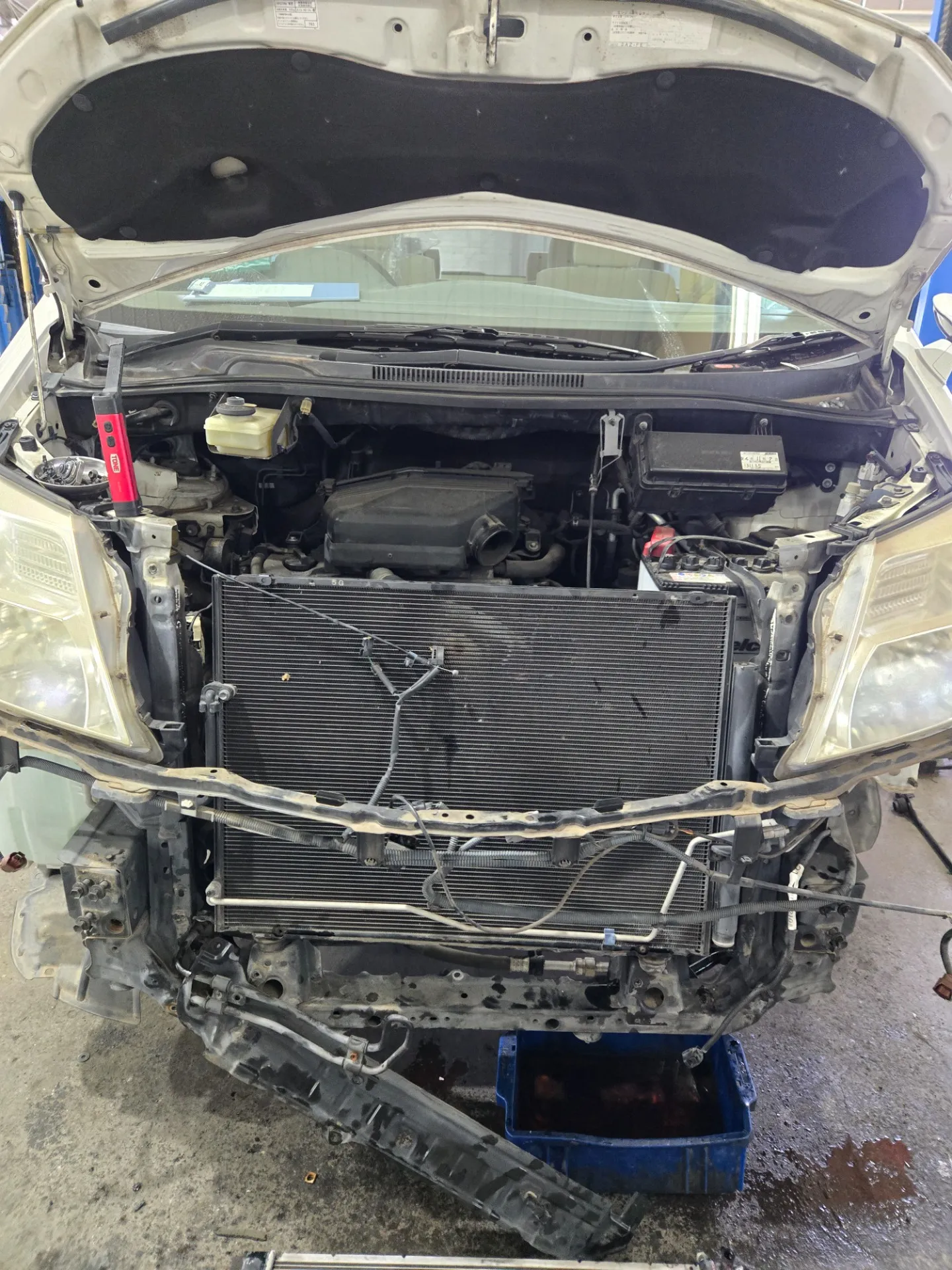 アルファードラジエーター交換