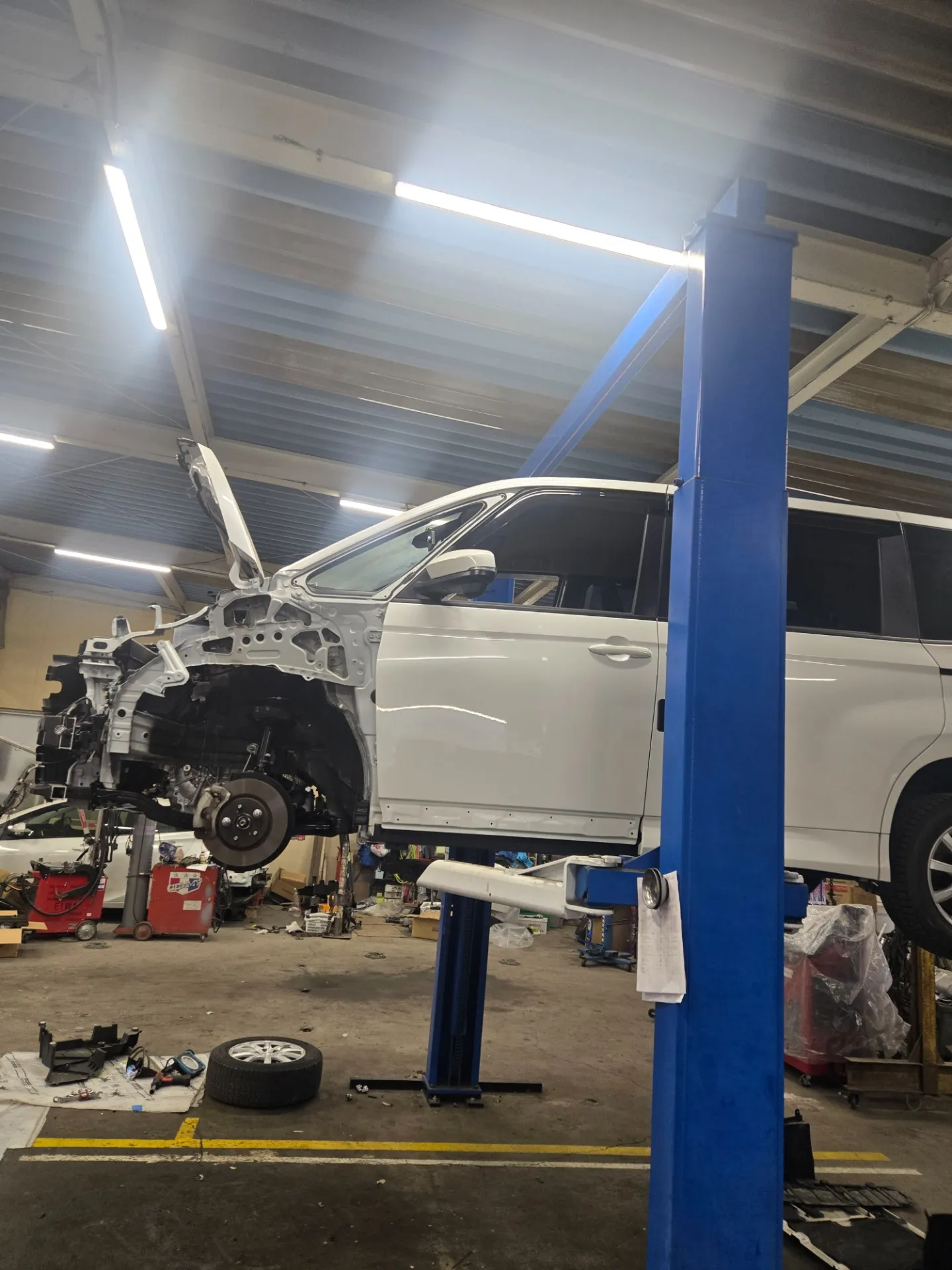 ノアフロント足回り修理