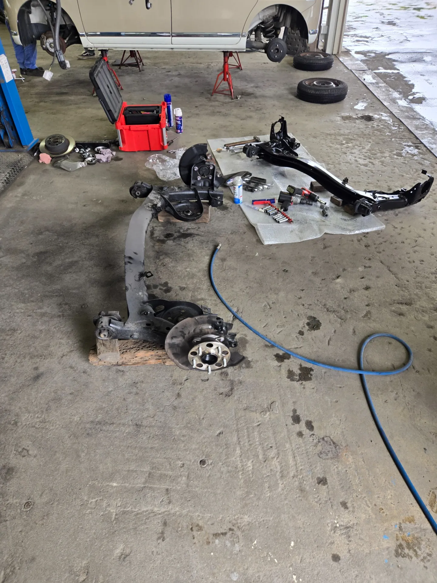 ヴォクシーリヤアクスル交換